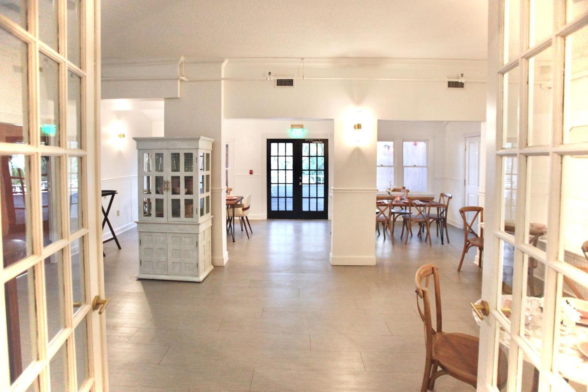 Peninsula Bed & Cocktails Hotel Гълфпорт Екстериор снимка